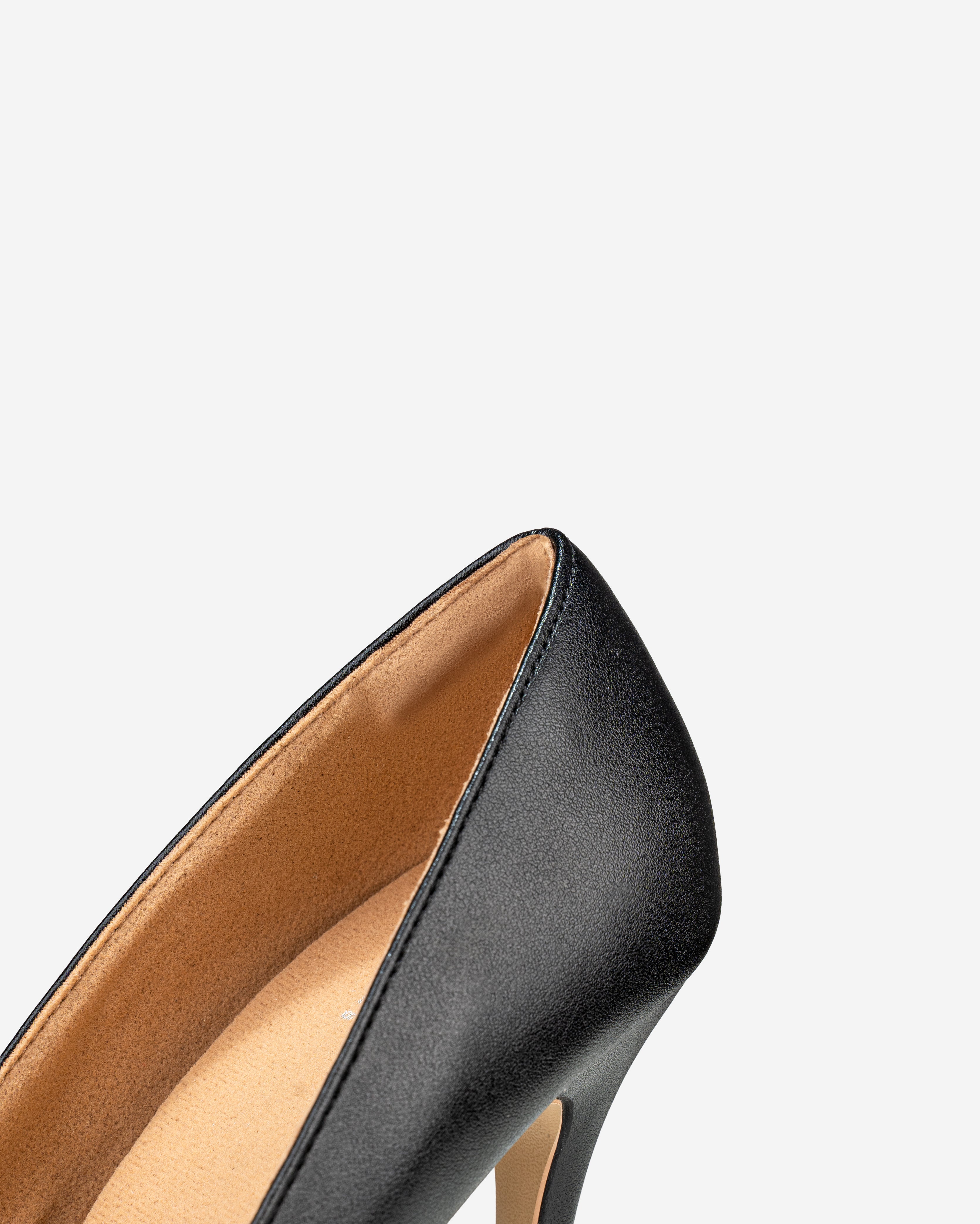 AMELIA Pump in Beige and Black - Duo Tone Vegan Leather