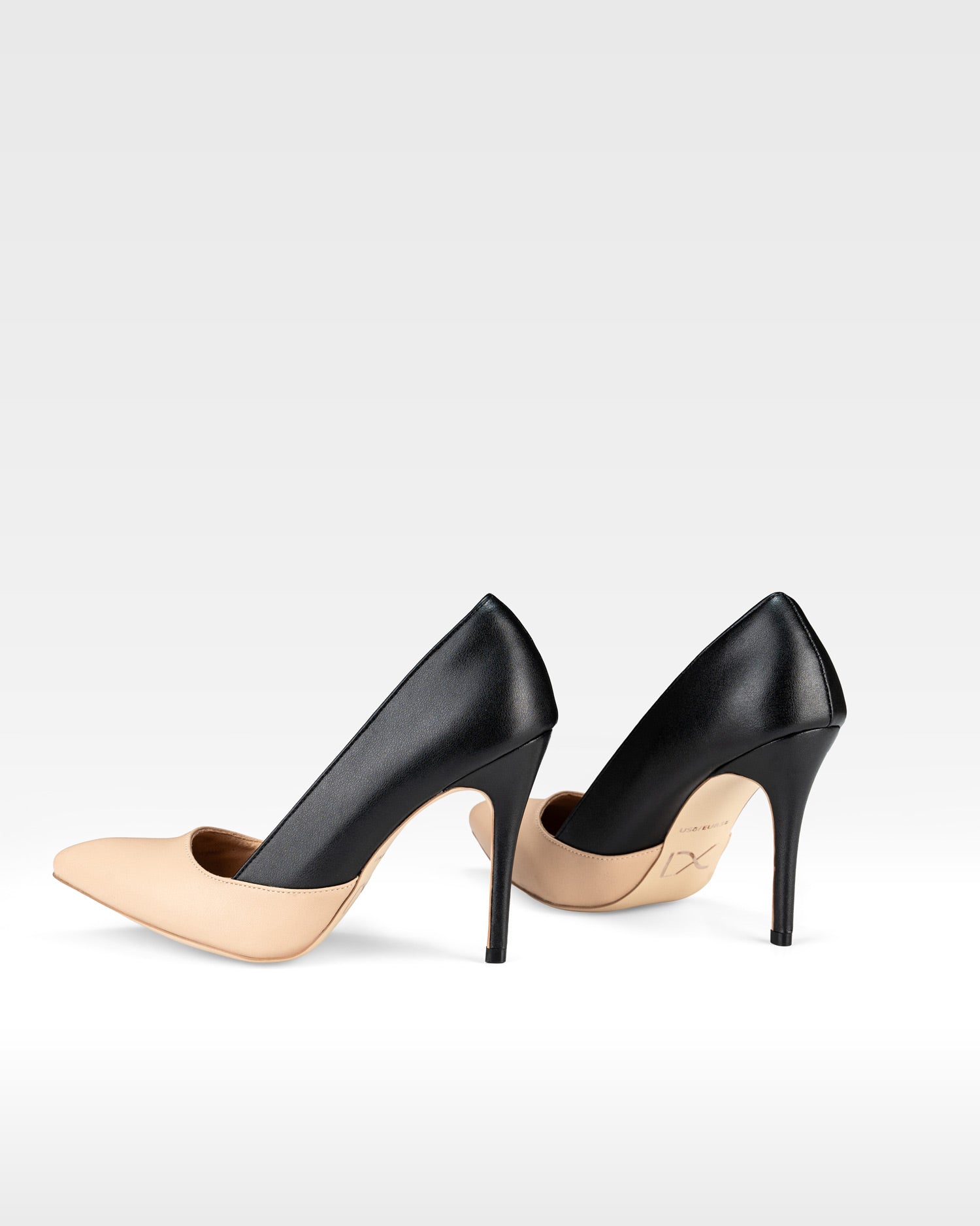 AMELIA Pump in Beige and Black - Duo Tone Vegan Leather
